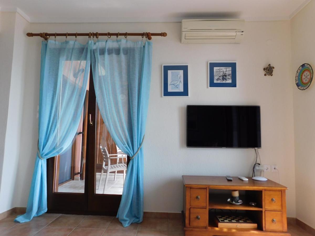 Yulia Guest House オウランオウポリ エクステリア 写真