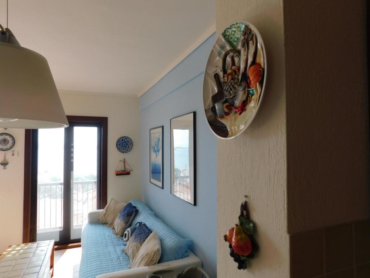 Yulia Guest House オウランオウポリ エクステリア 写真